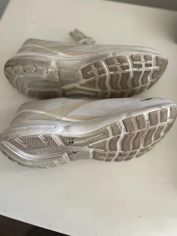 Brooks Ghost 15 Women’s Athletic Running Shoes Size 11 - Image 8