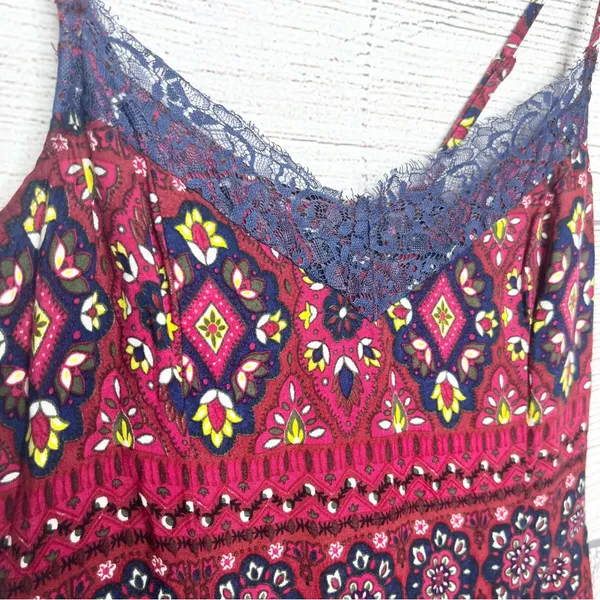Hollister Bohemian Lace Trim Spaghetti Strap Mini Dress Size Medium Red Blue - Image 2
