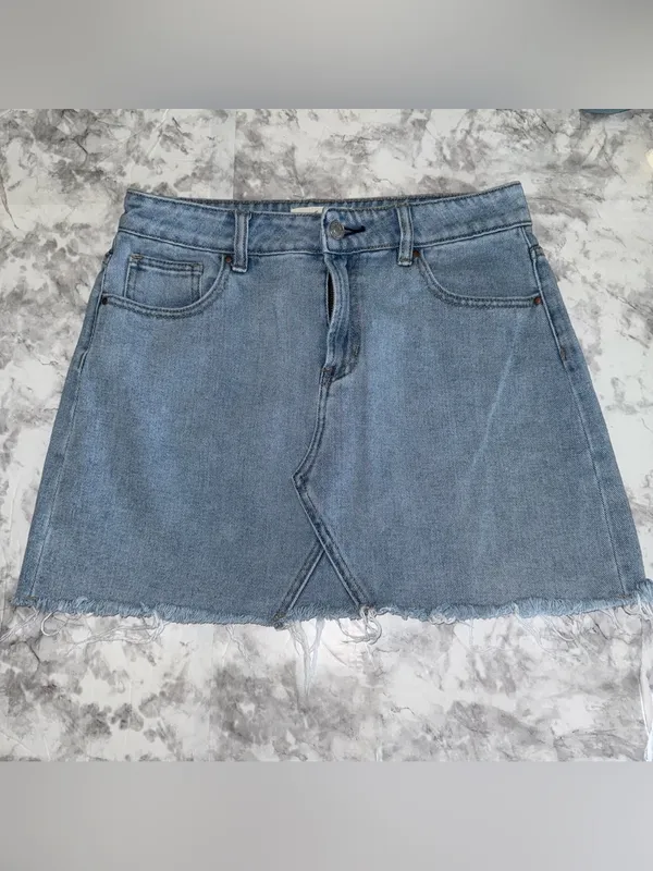 Pacsun Light Blue Denim Mini Skirt - Casual Frayed Hem - Image 3
