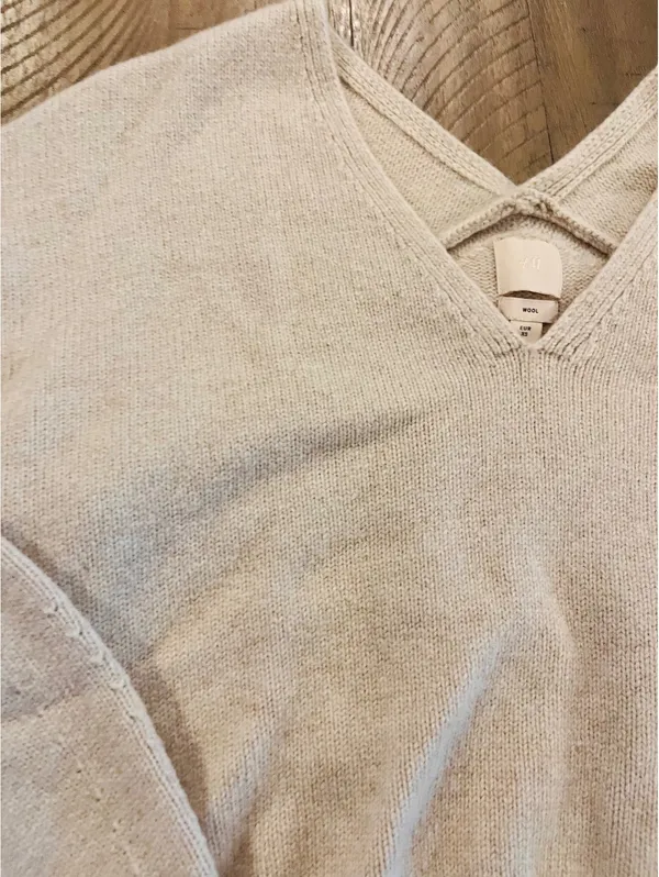 H&M Premium 100% Lambswool Beige V-Neck Slouchy Knit Sweater - Image 2