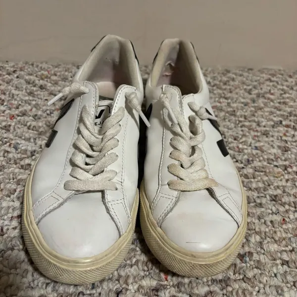 VEJA Esplar Logo Leather Low-Top Sneakers White Black- Size 36 (5) - Image 3