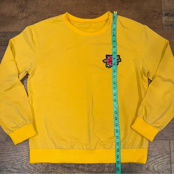Yellow Crewneck Sweatshirt With Rose Patch Size undefined - Image 5