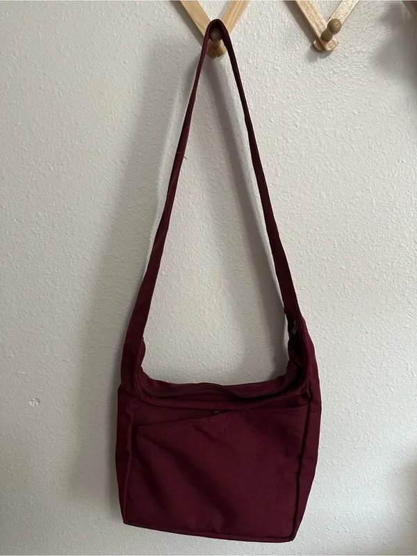 Ogio Everyday Tablet Crossbody Messenger Bag in Burgundy Red - Image 3