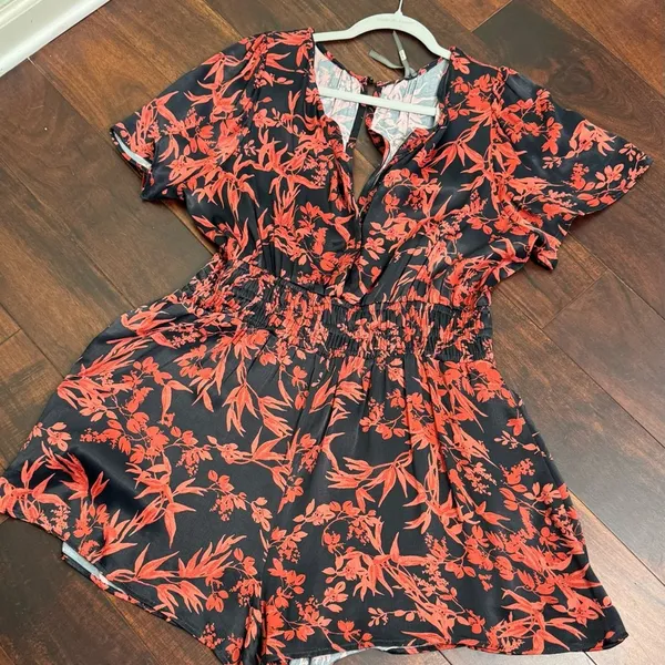Anthropologie Somerset Black Rust Floral Satin Romper V Neck XLP - Image 10
