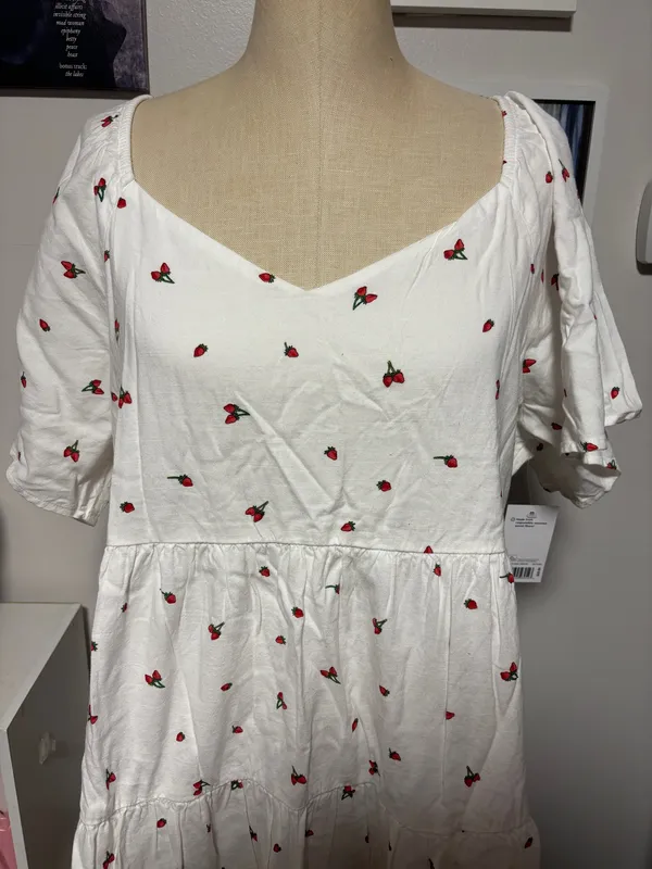 Strawberry printed dress - Image 2
