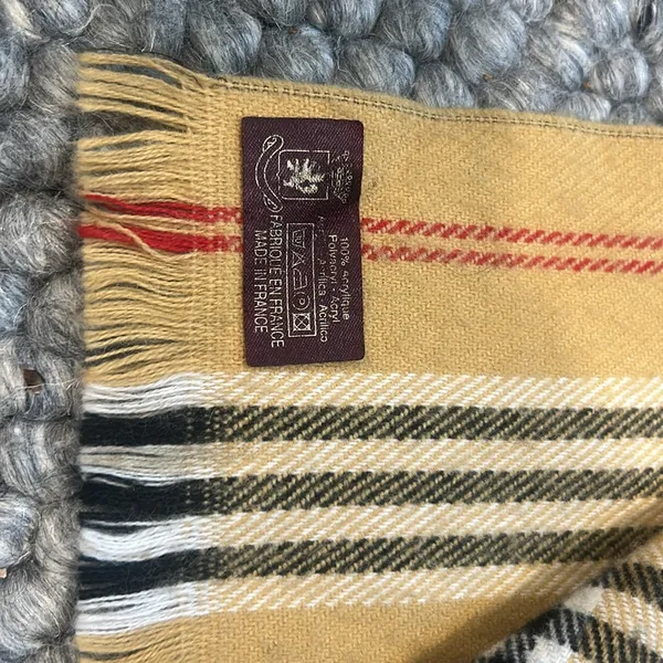 Non Signe Burberry Plaid Printed Scarf Made in France - Image 5