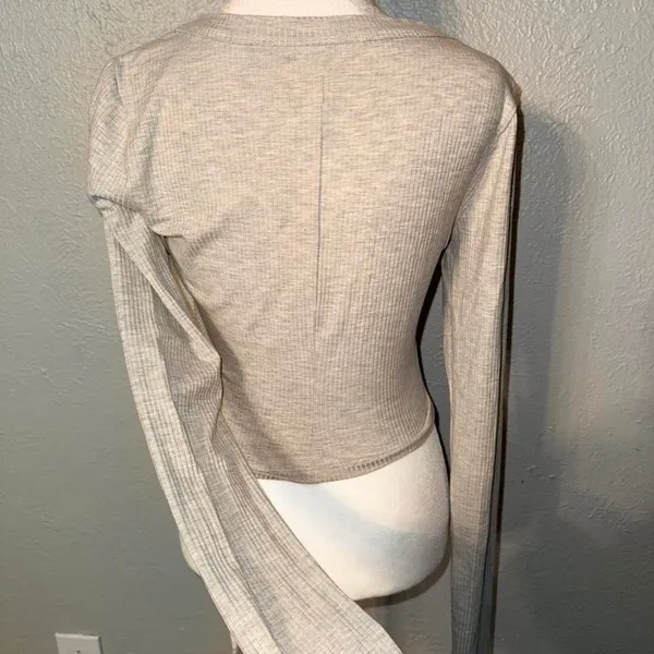 NWOT Reformation Paige Knit Top Size‎ Small Gray - Image 3