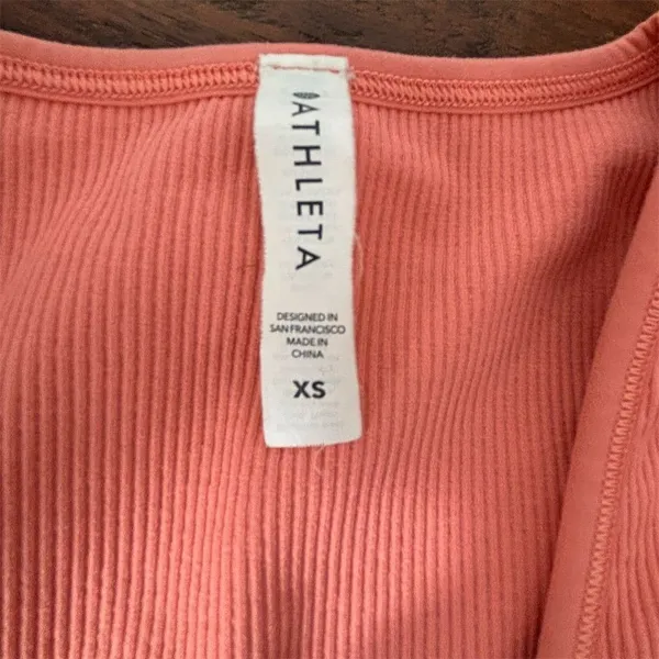 Athleta Women's XS Peach Cropped‎ V-Neck Ribbed Tank Top Sleeveless - Image 2