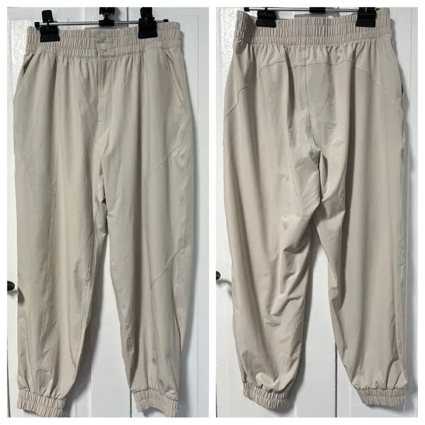 Abercrombie & Fitch Traveler Apres pant with jogger style bottom in cream L - Image 3