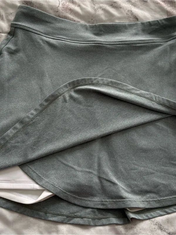 EleVen by Venus Williams Gray Wrap-Style Circle Skirt with white shorts, size M - Image 4