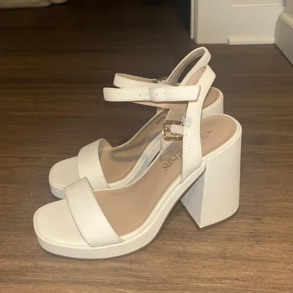 White Chunky Heels Size 7 - Image 3
