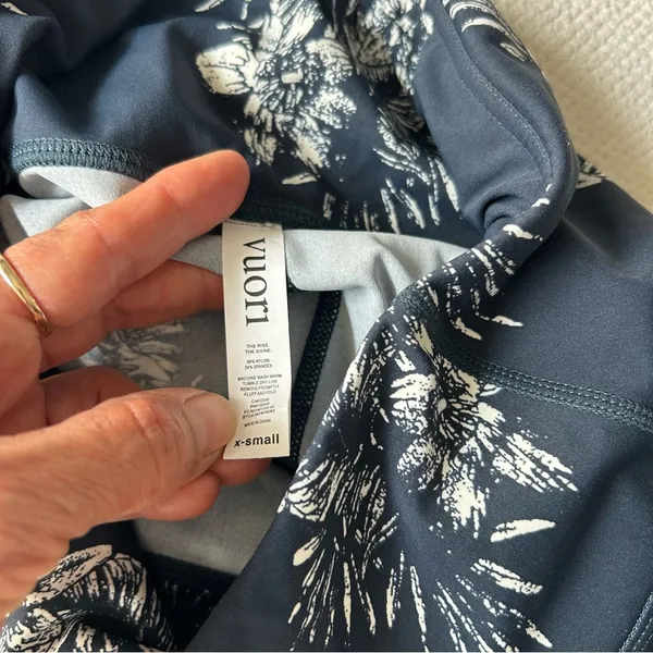 Vuori Navy Floral Activewear - Image 3