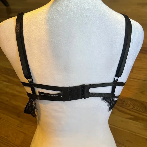 PrettyLittleThing‎ Black Eyelash Lace Bralette Strappy Cut Out Lingerie Top XS - Image 5