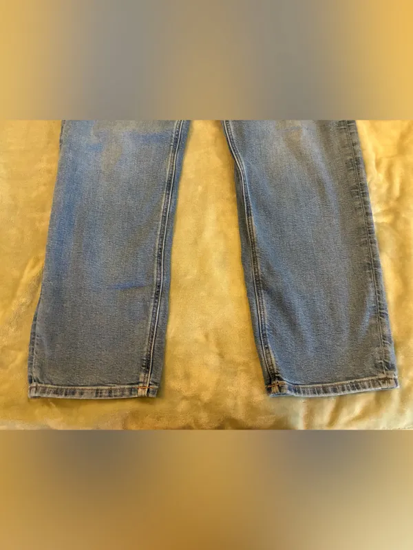 Women’s American Eagle Light Wash 90’s Straight Leg Jeans Size 8 - Image 2