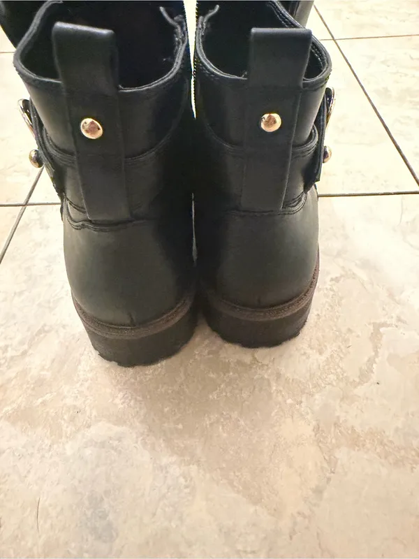 Tommy Hilfiger Women’s Chukka Boots with Signature Heel Tab - Image 6