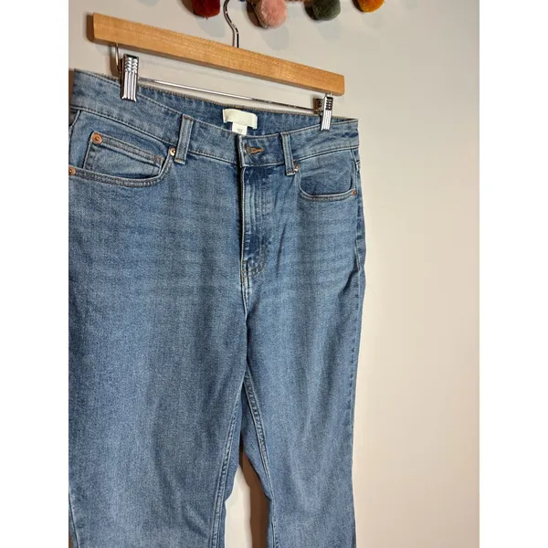 H&M medium wash jeans - Image 5