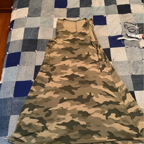 Old Navy Green Camo Sleeveless Dress - Image 7