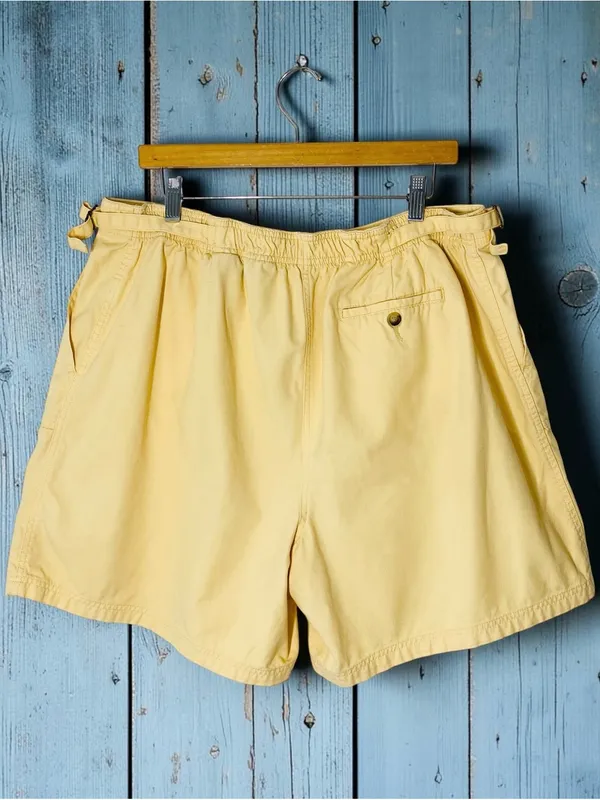 VINTAGE WHITE STAG High Waist Shorts - Image 2