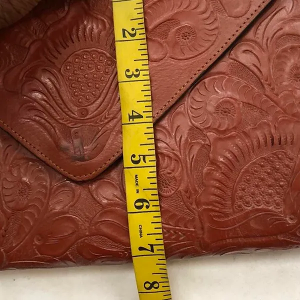 Vintage Red-brown genuine leather saddle shoulder crossbody clutch bag purse with tooled engraved minimalist floral design and crossbody messenger straps - perfect for a boho, western, or hippie look Measurement in pics - Image 5