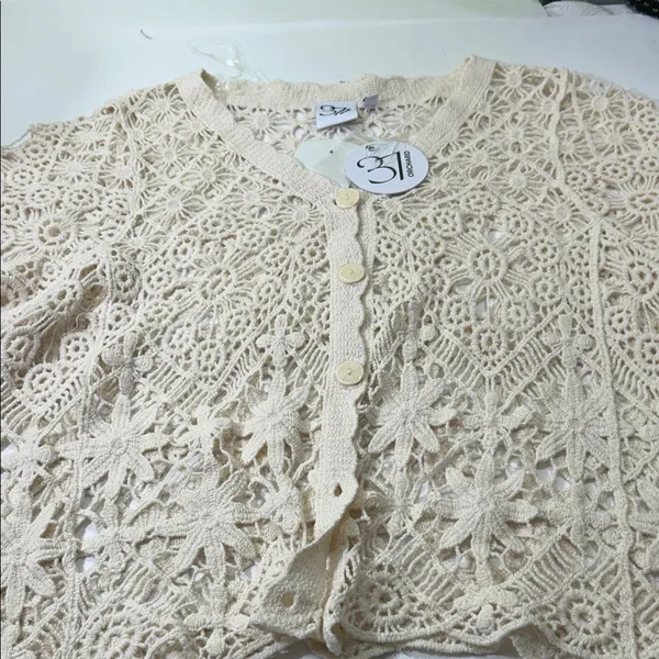 Cream Lace Crochet Blouse Size M - Image 7