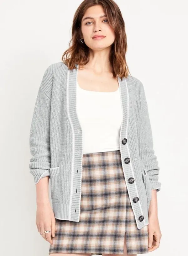 Old Navy Relaxed Cardigan Sweater, Size Medium, Crème De La Crème - Image 2