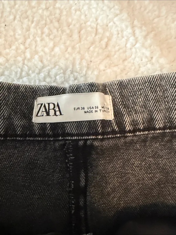 Zara Washed Grey High-Waist Belted Denim Shorts - Image 6