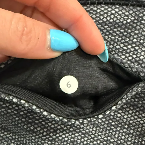 Lululemon Black Gray Circles Wunder Under Coco Pique Low Rise Leggings size 6 - Image 4