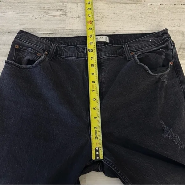 Abercrombie & Fitch The 90s Straight Ultra High Rise Jeans‎ Black Distressed - Image 14