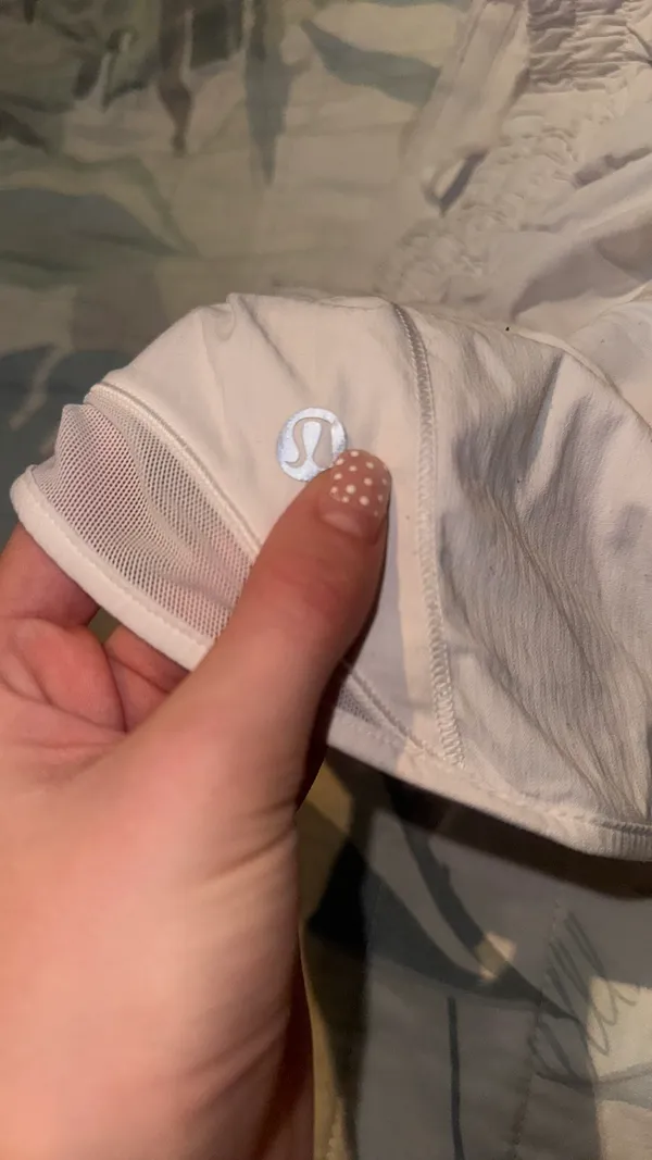 White lululemon shorts size 2 4” - Image 7