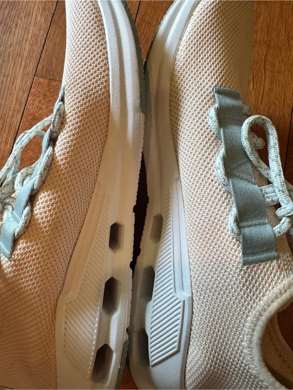 On Running Cloudeasy Sneakers Women's Size 9 Fawn Surf Like New - Image 9