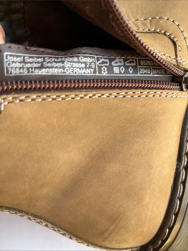 Josef Seibel Tan Chelsea Boots with Gray Panels - Image 3