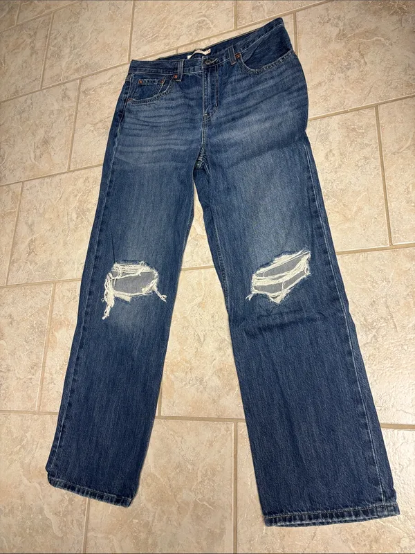 Levi “Low Pro Straight” Distressed Jeans in Dark Blue - Image 3