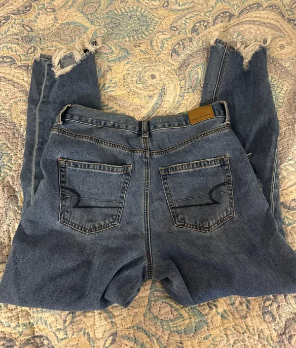 American Eagle mom jeans - Image 2