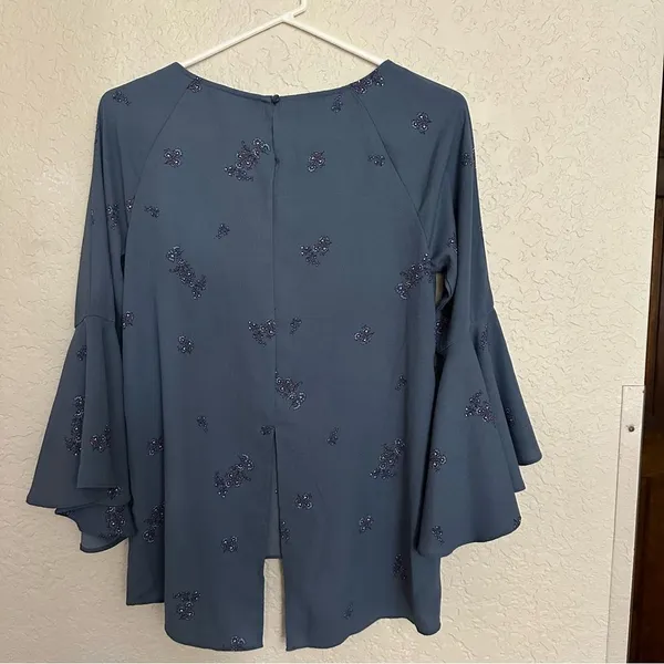 LC Lauren Conrad | Blue Floral High Low Bell Sleeve‎ Blouse Size Small - Image 5
