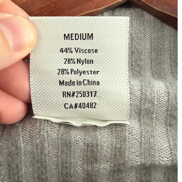 Varley Women's‎ Hagen Grey Ribbed Mock Neck Side Zip Cropped Sweater Sz Medium - Image 6