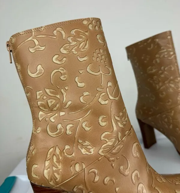 NEW Y2K Amanda Smith Leather Square Toe Heeled Boots Sz 6.5 Tan Floral - Image 7