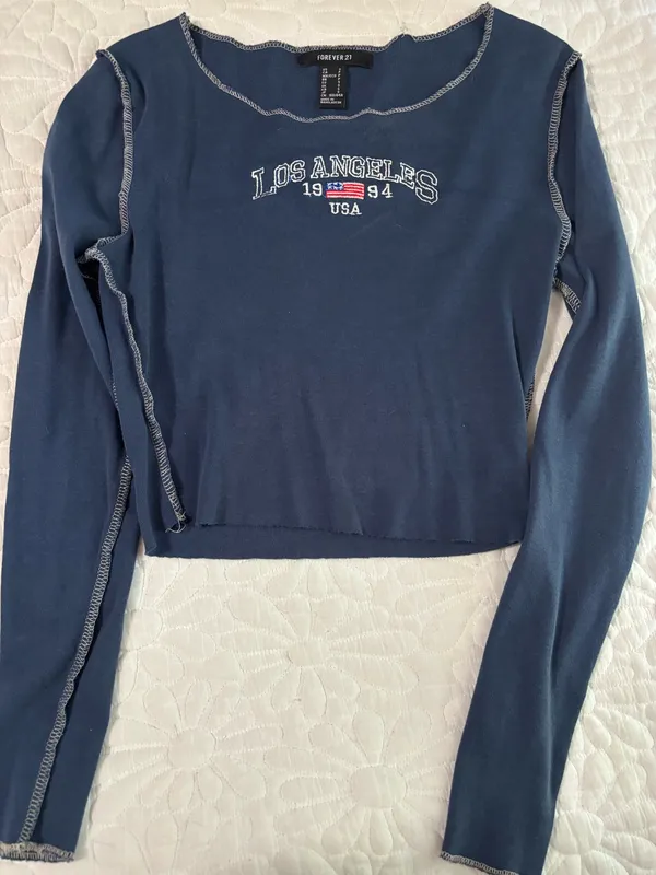 Forever 21long sleeve crop top - Image 2