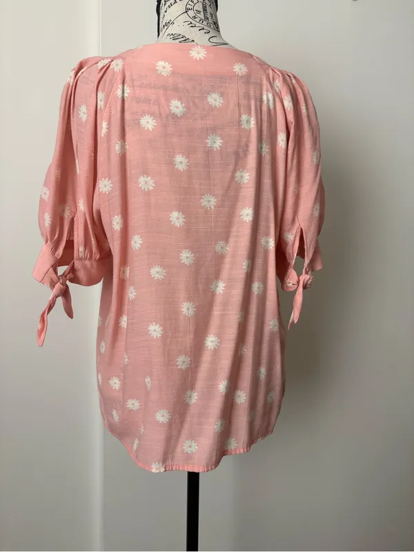 LC Lauren Conrad Pink Daisy Tie-Sleeve Blouse - Image 2
