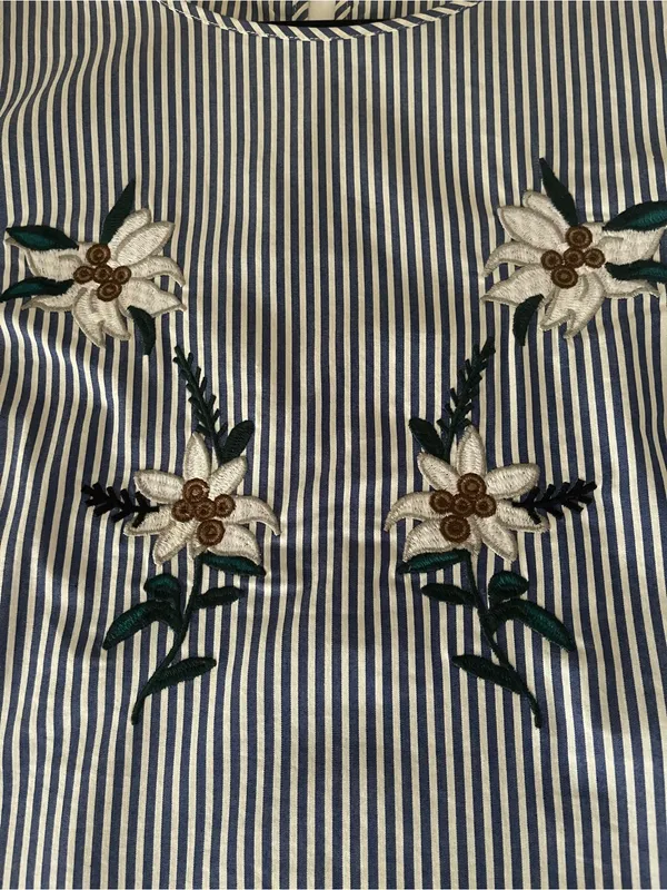 Como Black Striped Embroidered Floral Blouse - Size M - Image 7