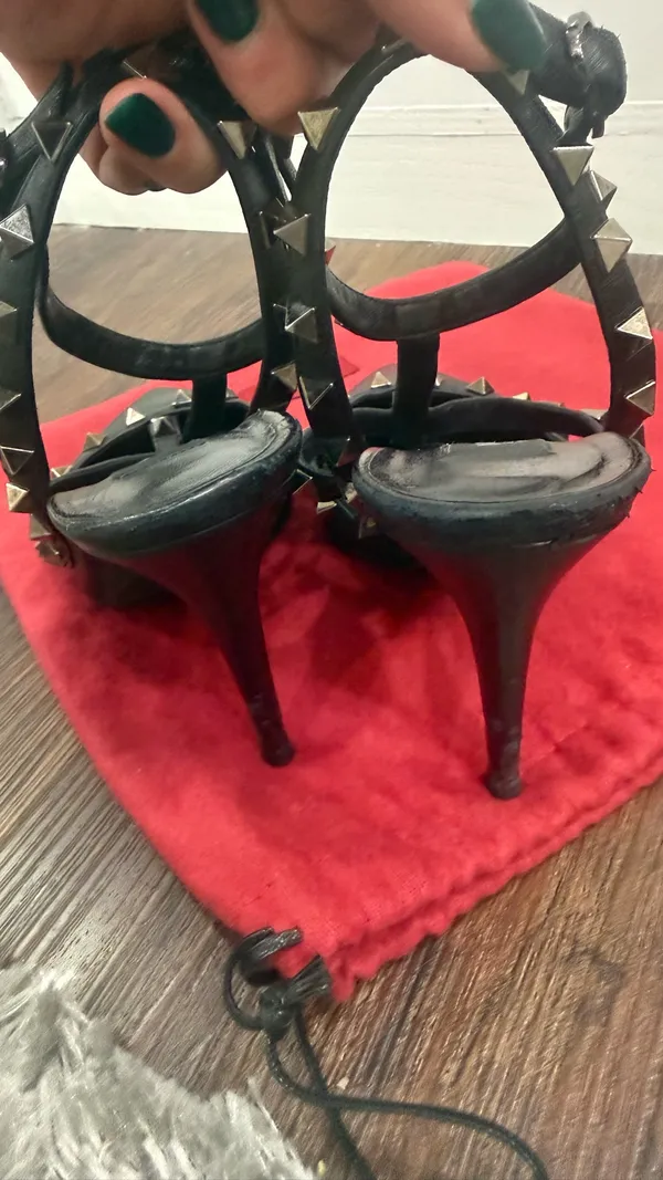 Valentino Garavani Rockstud Pumps Size 39 Black Leather Gunmetal Studs - Image 5