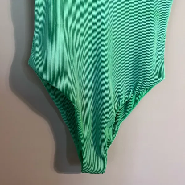 Kulani Kinis Ribbed Underwire Adjustable Strap One Piece Swimsuit Green M - Image 3