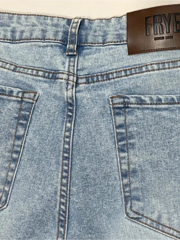 Frye Straight Leg High Rise Denim Jeans Women’s Size 6/28 Light Wash Blue - Image 7
