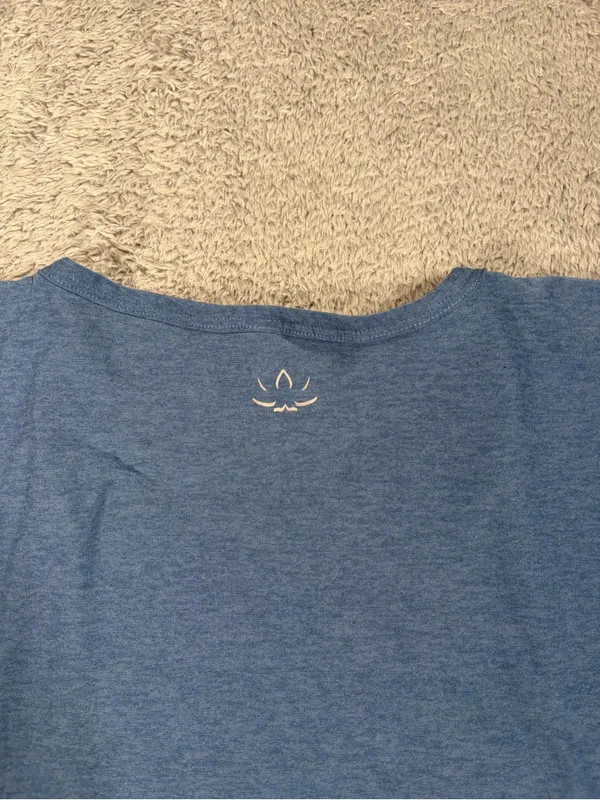 Beyond yoga Light Blue Long Sleeve shirt medium - Image 10