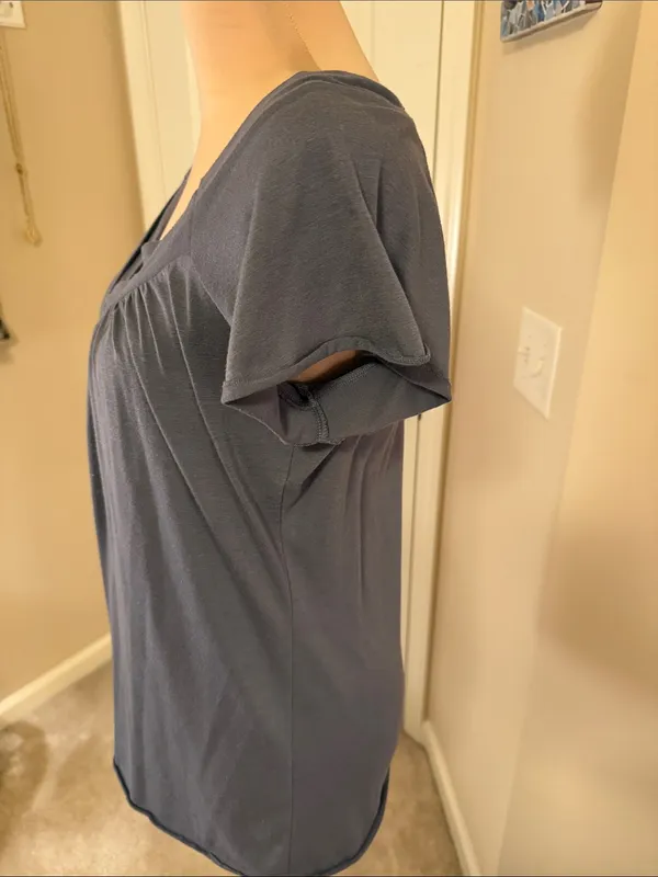 Womens Gray Short-Sleeve V-Neck Top - Image 3
