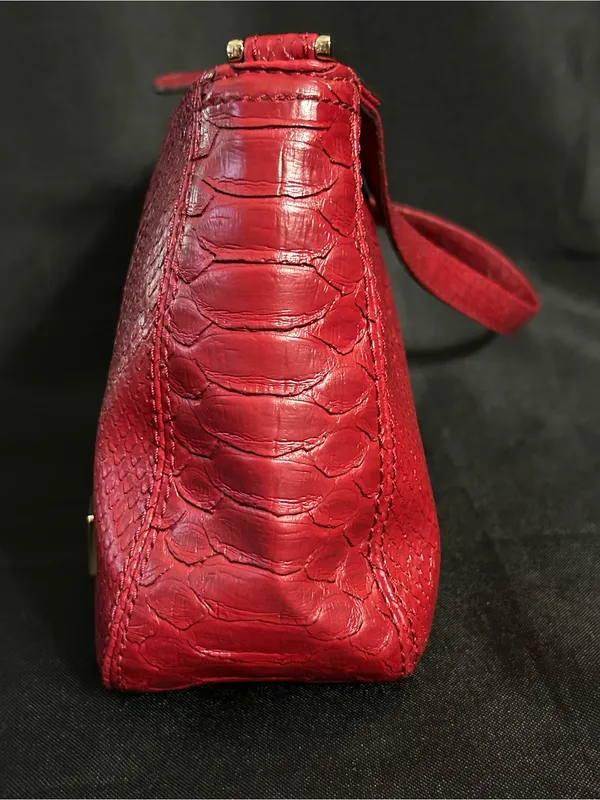 Liz Claiborne Scarlet Red Embossed Snake-Effect Crossbody Bag Purse - Image 7