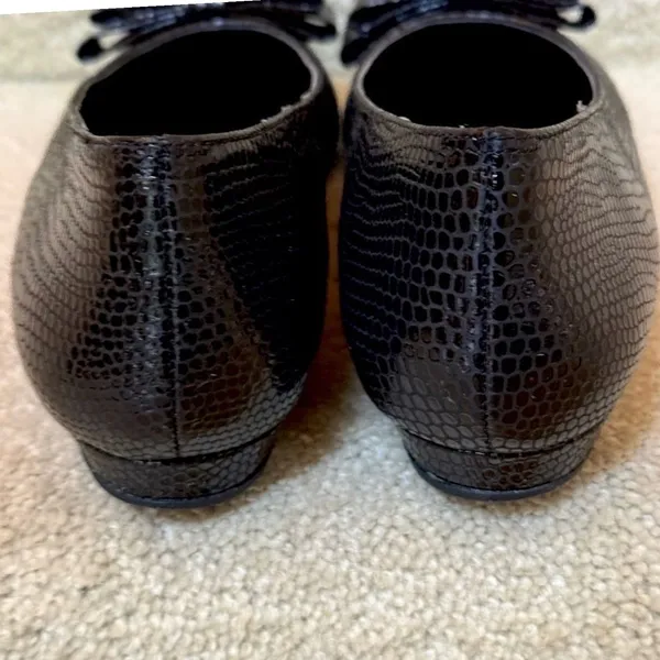 Vaneli Pointed Toe Flats Black Snakeskin‎ Bow Classic Professional Womens 8.5 - Image 4
