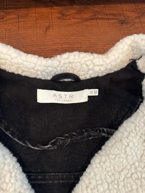 ASTR The Label black jean fur jacket - Image 3
