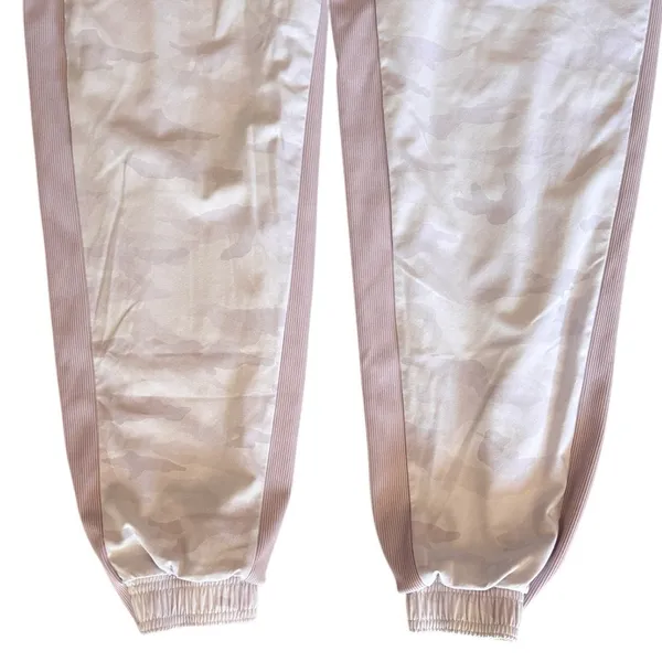 EUC Athleta Brooklyn Lined Camo Jogger Pants Shasta Purple Size 14 Tall - Image 11