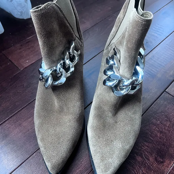 Marc Fisher LTD Henly Bootie. COGNAC SUEDE, Size 7 - Image 8