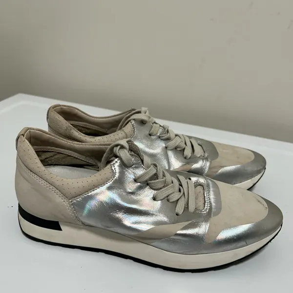 Free People Kick It Silver Metallic Sneaker Size 8.5 - 9 US 39 EU - Image 2